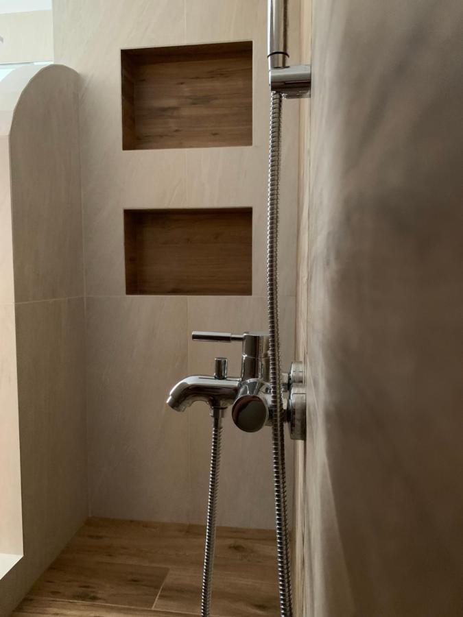 Komis Crown - Luxury Apartments Komi  Dış mekan fotoğraf